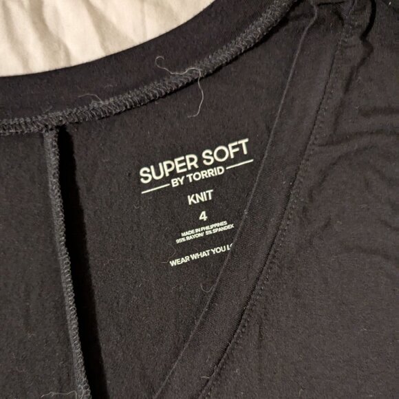 Torrid Favorite Tunic Super Soft V-Neck Hi-Low Tee Size 4 4X - Picture 3 of 6